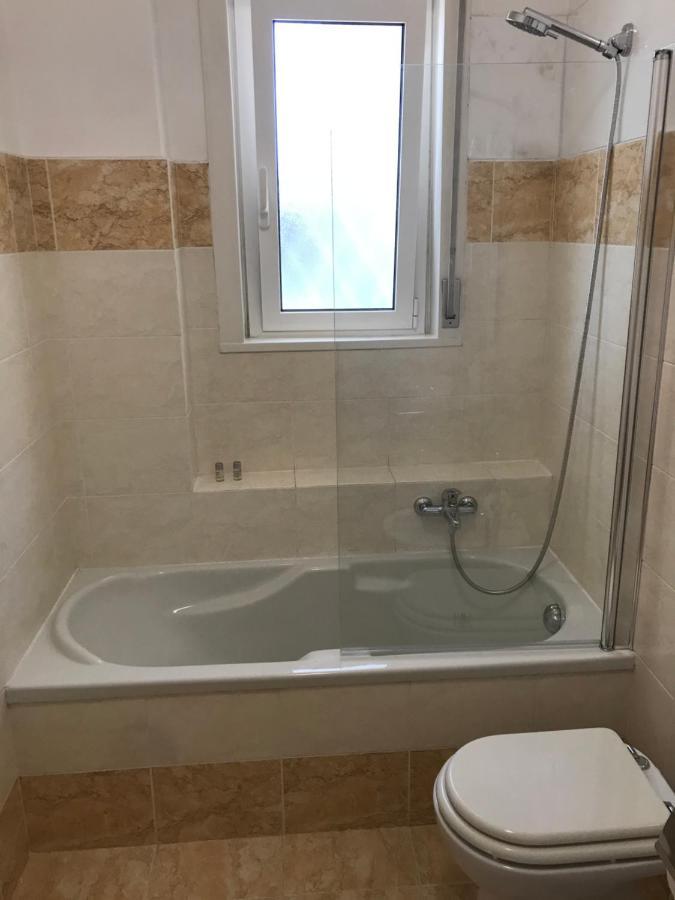 B&B Parco 2 Giugno Bari Bagian luar foto