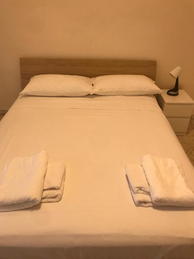 B&B Parco 2 Giugno Bari Bagian luar foto