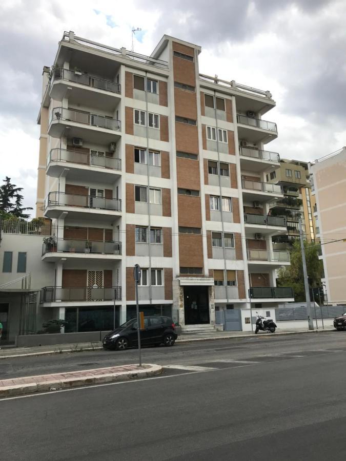 B&B Parco 2 Giugno Bari Bagian luar foto