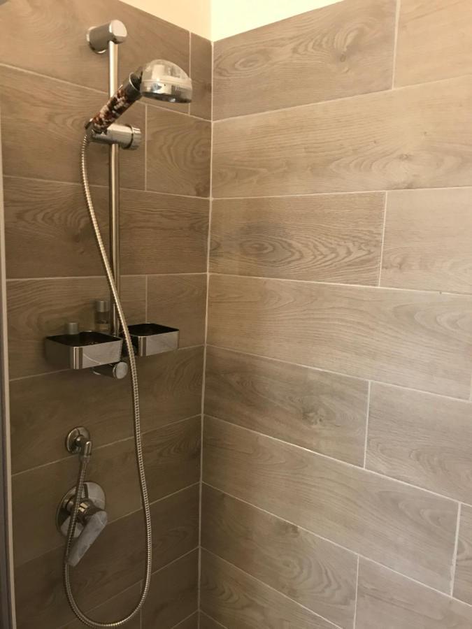 B&B Parco 2 Giugno Bari Bagian luar foto