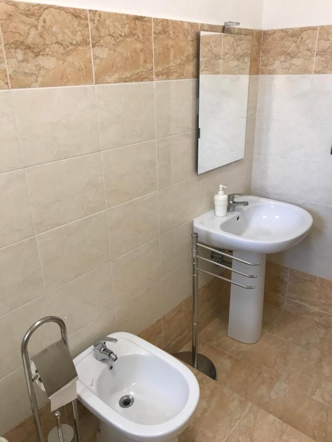 B&B Parco 2 Giugno Bari Bagian luar foto
